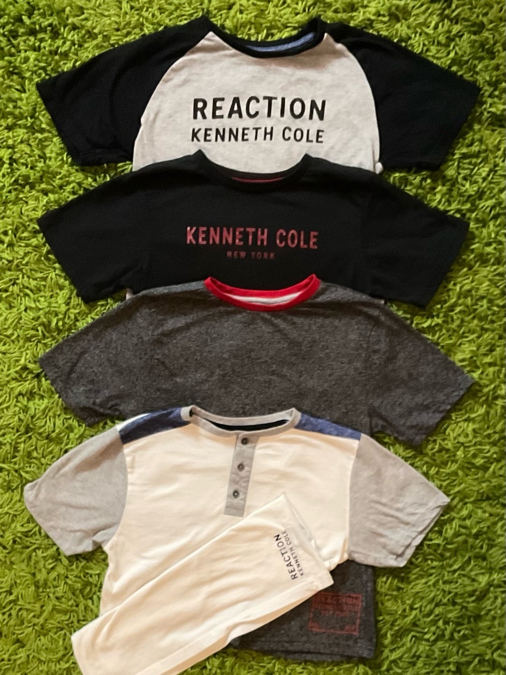 Kenneth Cole Reaction Boys' Gray & Black Raglan Logo Tee